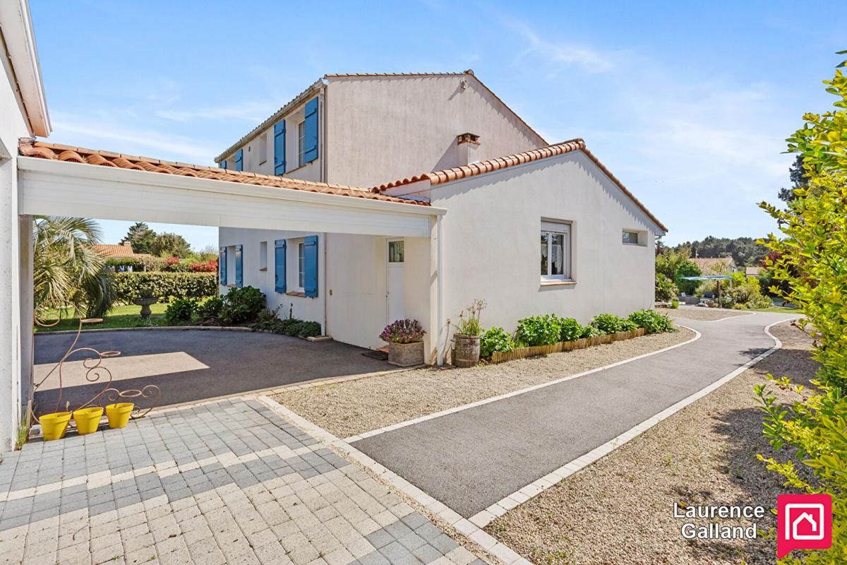 LES MOUTIERS-EN-RETZ EXCLUSIVITÉ .  Grande maison familiale , rénovation récente et de qualité , 6 chambres 3