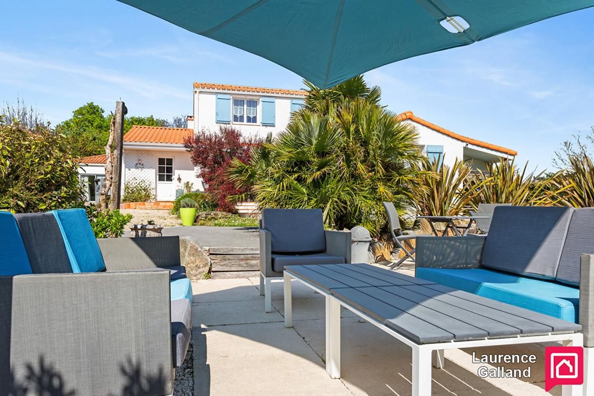 LES MOUTIERS-EN-RETZ EXCLUSIVITÉ .  Grande maison familiale , rénovation récente et de qualité , 6 chambres 4