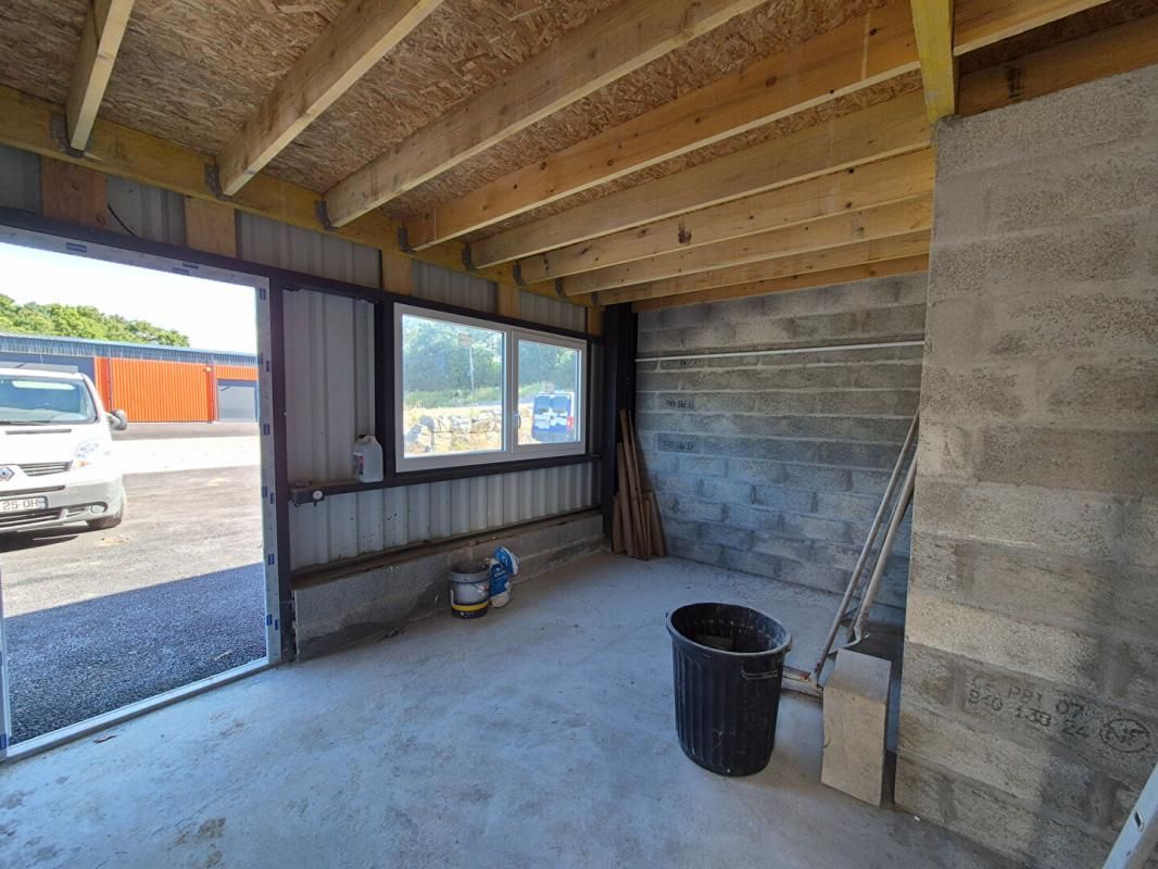 LORIENT LORIENT NORD, CLEGUER - ENTREPOT, LOCAL D'ACTIVITE 195 m² 4