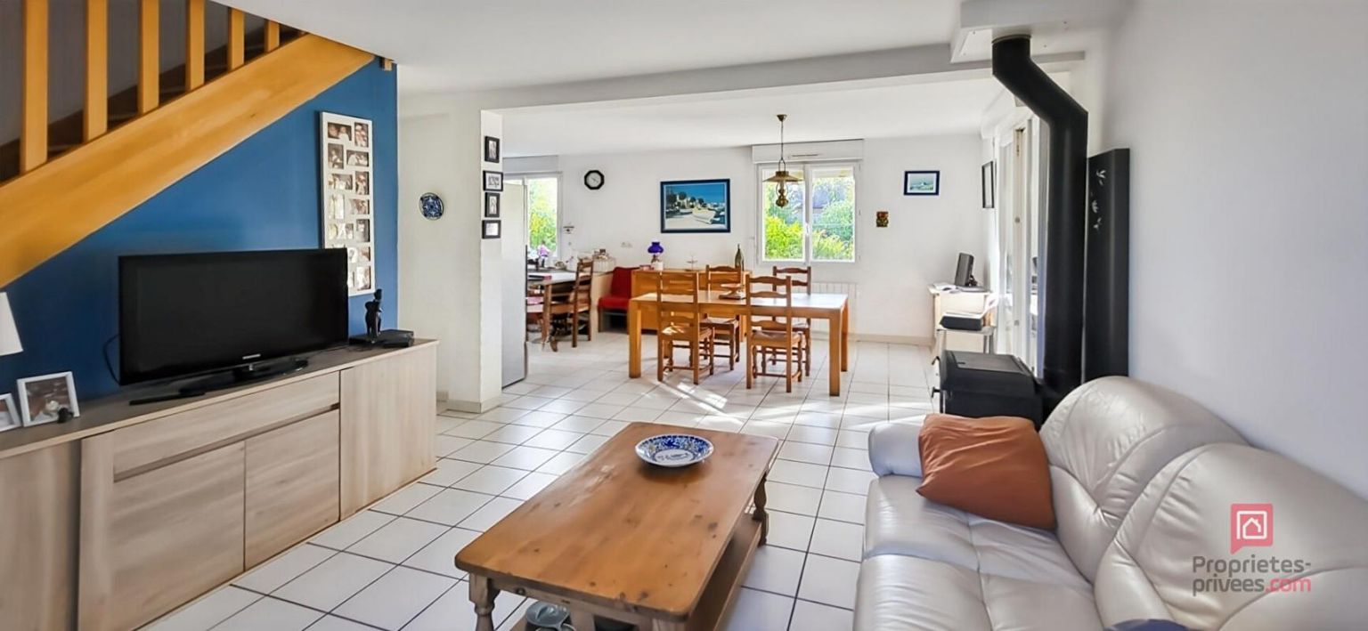 ROZ-SUR-COUESNON Maison familiale de 2009 avec jardin de 2 100 m² 2