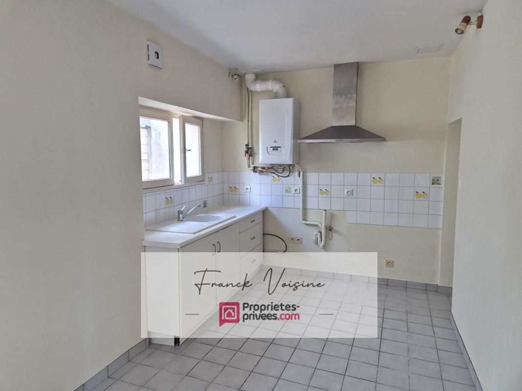 LES HERBIERS A VENDRE - Les Herbiers centre ville - Maison de ville de 76 m2 avec cour fermée 2