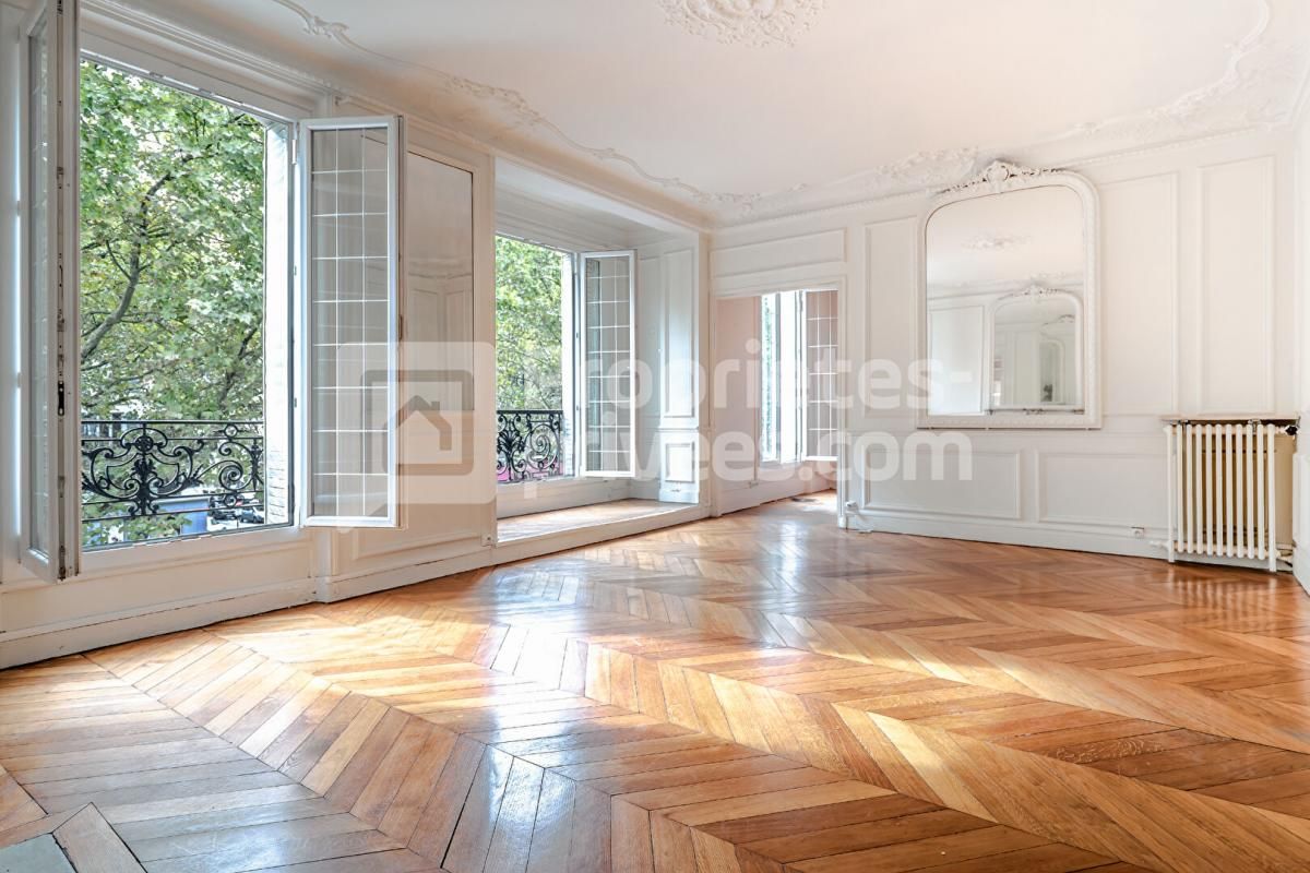 Appartement Paris 18ème arrondissement 7 pièces 140 m2 avec terrasse de 34m²
