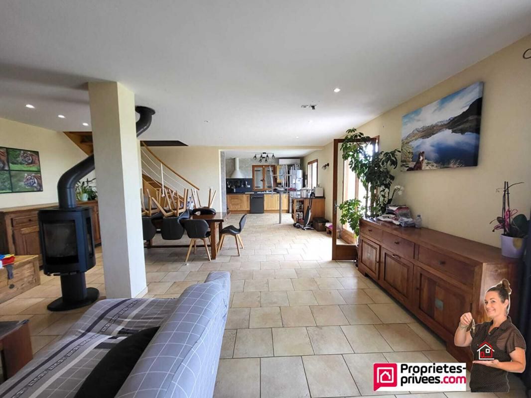 BOURG-DE-THIZY Maison Bourg De Thizy 4 pièce(s) 111 m2 3