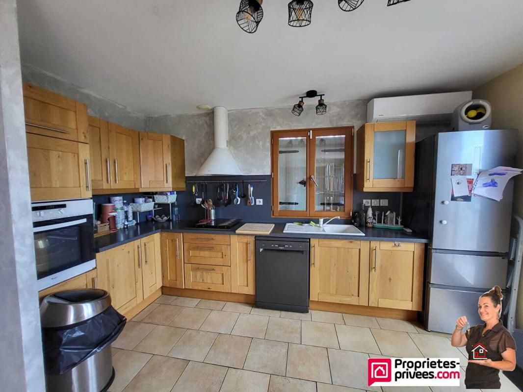 BOURG-DE-THIZY Maison Bourg De Thizy 4 pièce(s) 111 m2 4