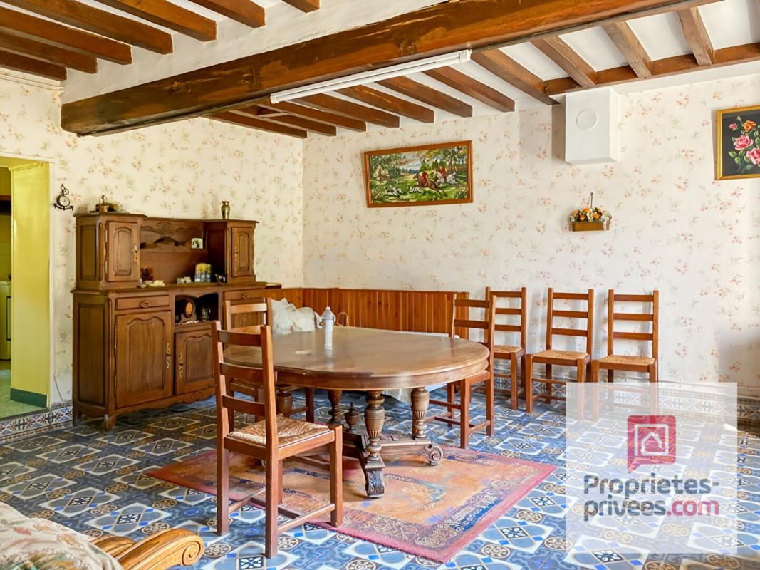 AUXERRE Maison à rénover avec potentiel de projets différents posée sur une terrain de 1000m² 3