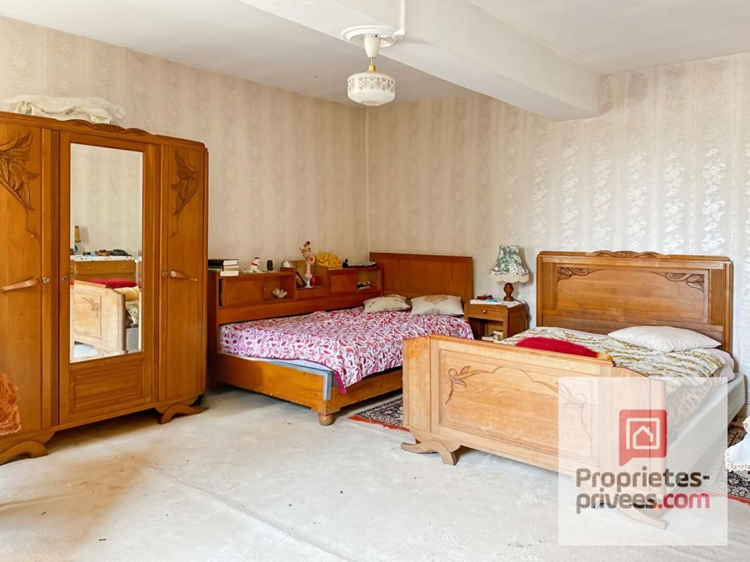 AUXERRE Maison à rénover avec potentiel de projets différents posée sur une terrain de 1000m² 4
