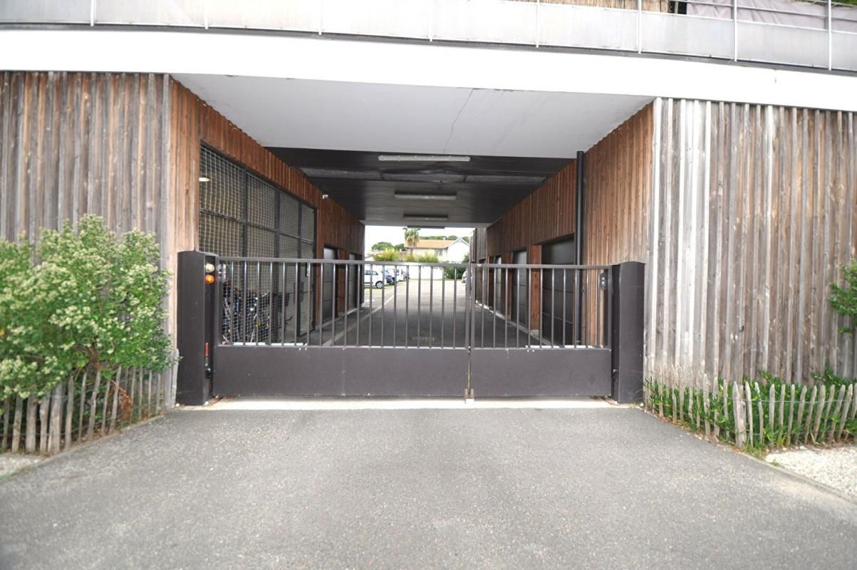 ARCACHON PARKING PRIVE ET SECURISE A AIGUILLON 3