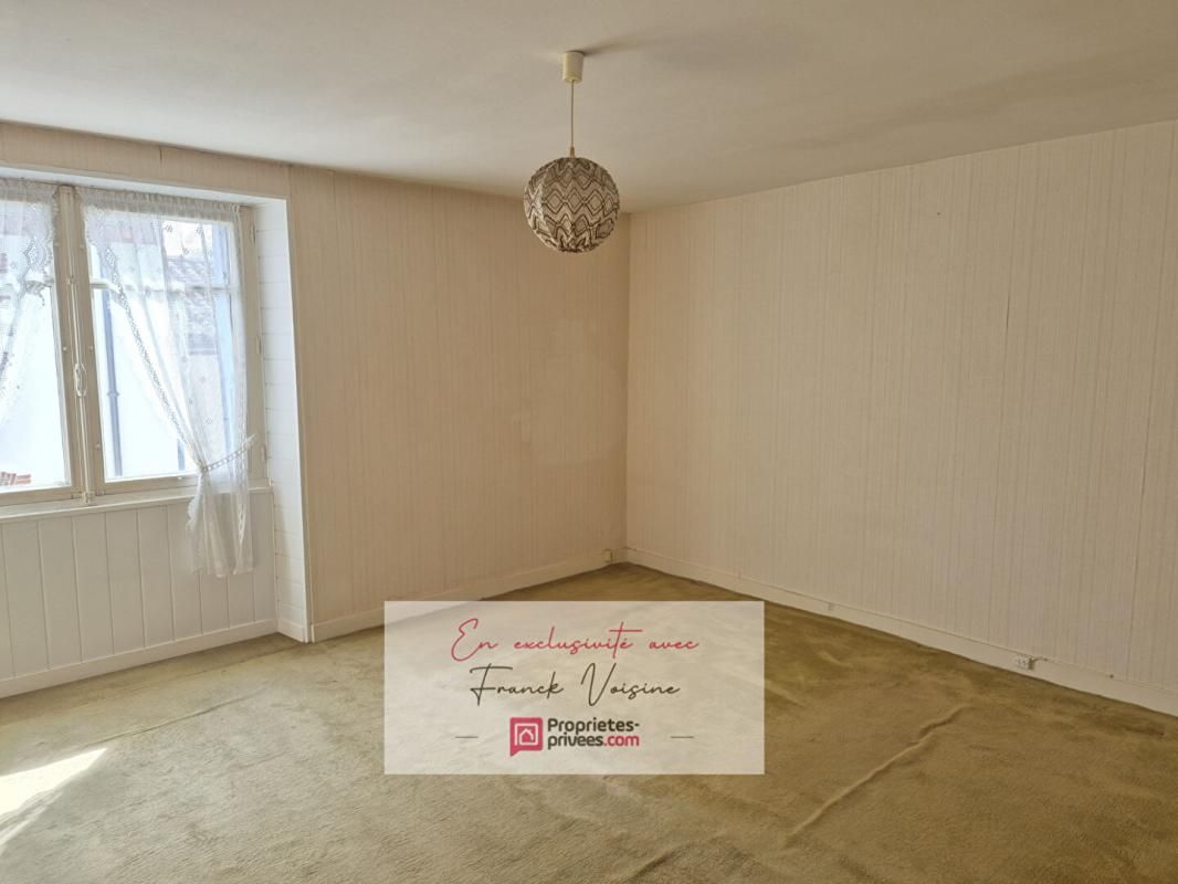 LE BOUPERE A VENDRE en Exclusivité au Boupère, Maison de bourg de 91 m2 env avec 2 chambres et 1 grenier sur une parcelle de 187 m2 3