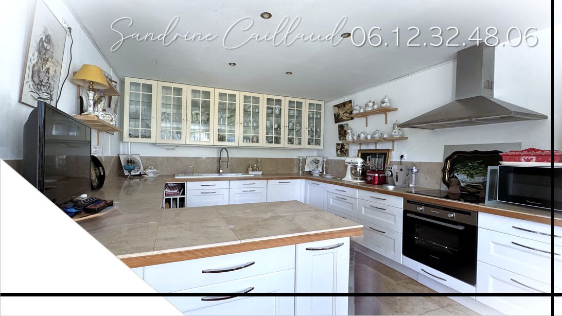 HOUDAN Maison ancienne à 8mn de HOUDAN - 3 chambres - bureau - combles aménageables - Grange - dépendance -  Terrain 1771m² - Prix 365700 Euros HAI 3