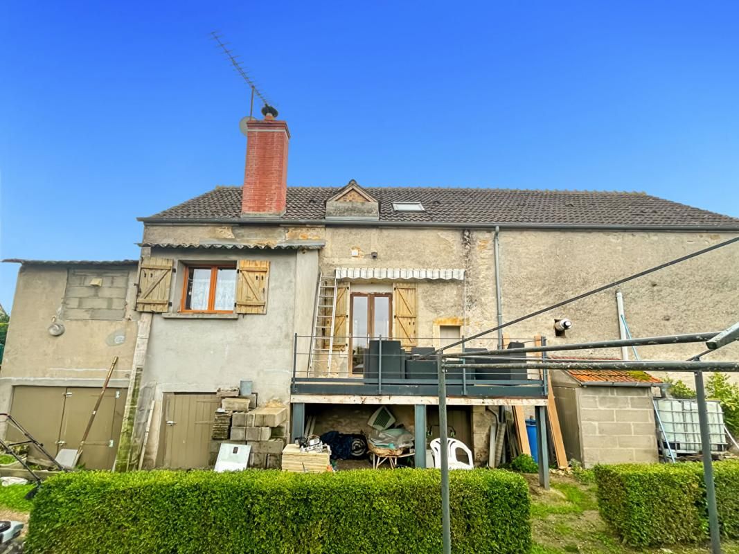 LA CELLE À vendre. Maison de village 71m2 rénovée avec charme et authenticité 86 500 1