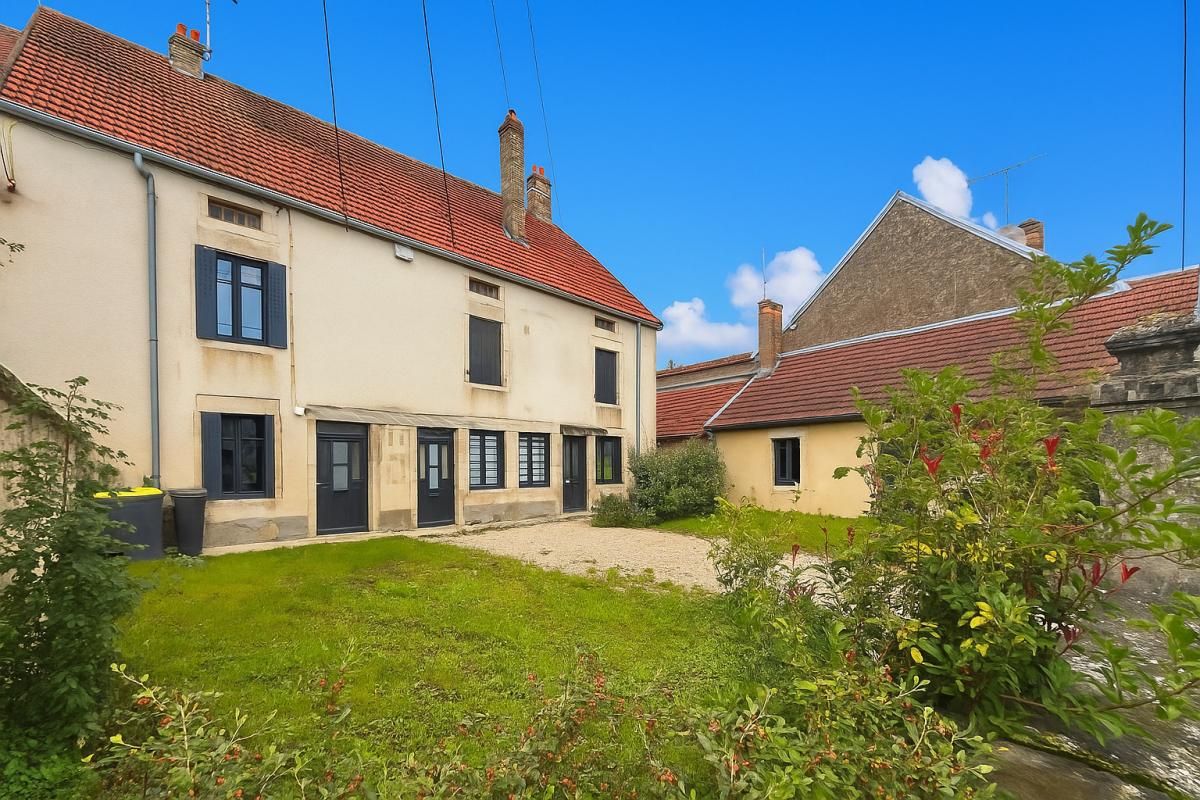 LAVONCOURT 70120 - LAVONCOURT - Maison avec 3 appartements - Prix : 200000  honoraires charge vendeur 2