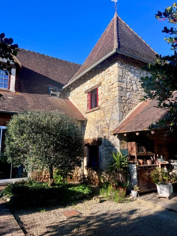 COULAURES Maison de Charme à Coulaures de 105m² 2