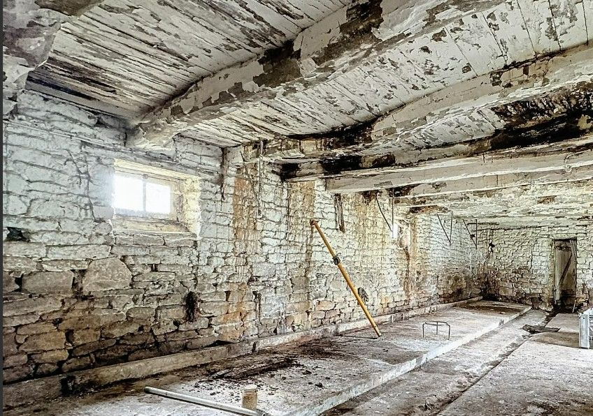SULNIAC Maison Sulniac 1 pièce(s) 80 m2-Bâtisse en pierre à rénover ? 3 km de Sulniac 3