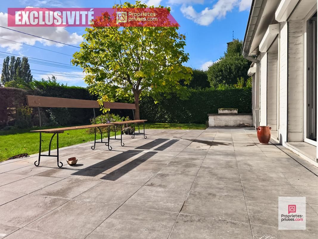 WATTRELOS Wattrelos, idéalement situé, plain pied avec 4 chambres, jardin, double garage 4