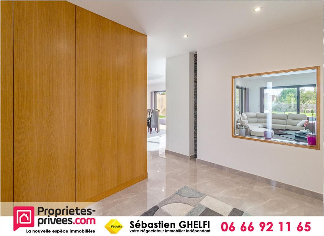 ROMORANTIN-LANTHENAY belle villa de plain-pied avec piscine- 4 chambres dont 1 suite-double garage 3