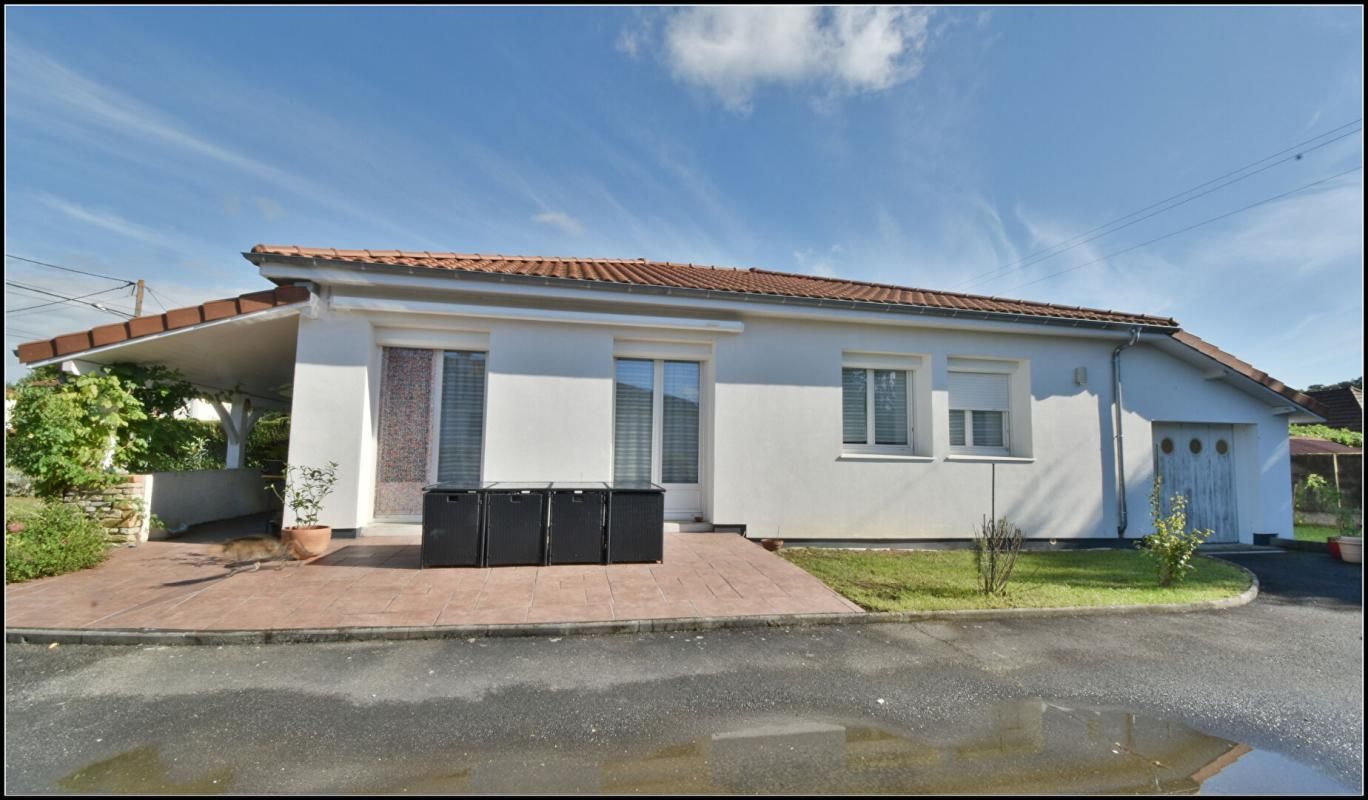 NAVARRENX Maison de plain-pied rénovée ? 98 m² habitables ? Environnement calme 2