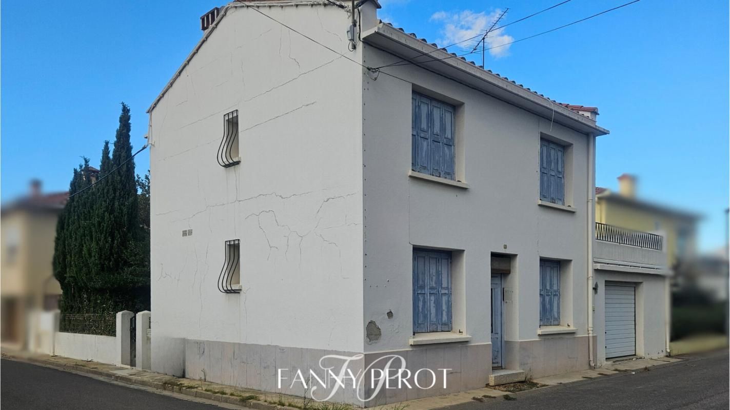 SAINT-CYPRIEN Maison d'environ 110m² à rénover à Saint-Cyprien 1