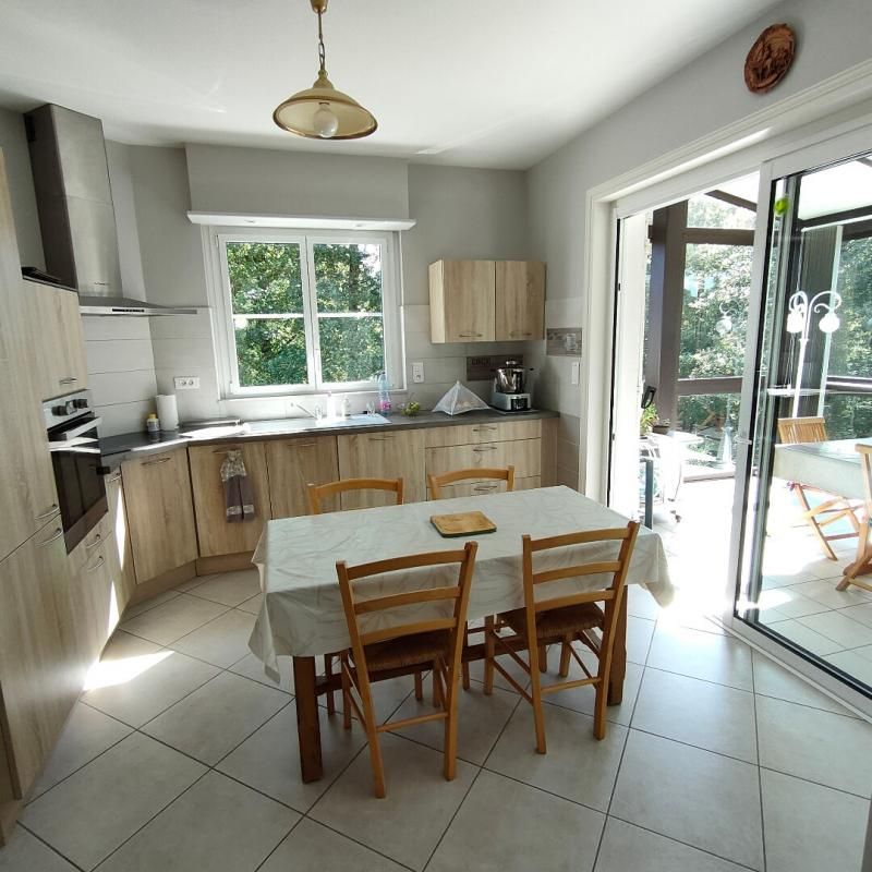 MORTAGNE-SUR-SEVRE Maison Mortagne sur Sevre 8 pièces 177 m2 4