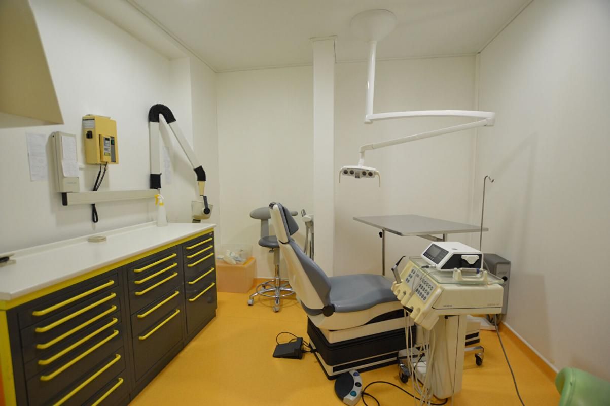 MONTPELLIER SECTEUR MONTPELLIER - Murs Commerciaux 143m²  avec 2 fauteils de chirurgien Dentiste 4