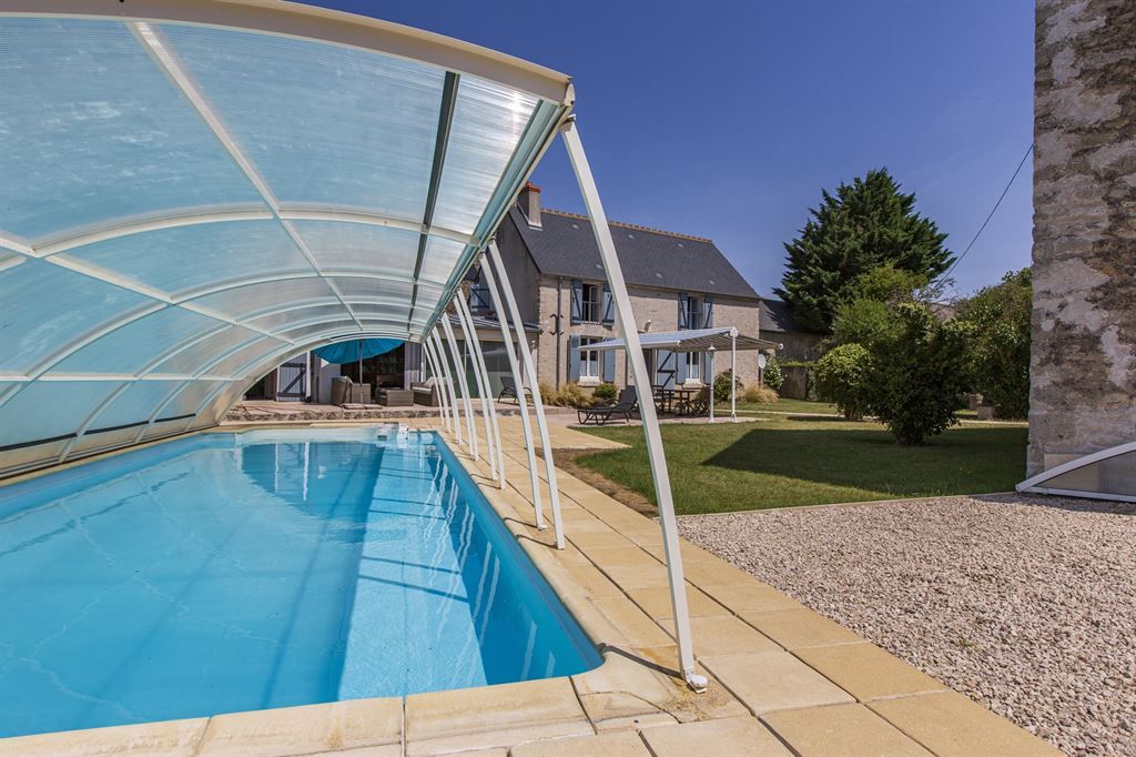 LA CHAPELLE-SAINT-MARTIN-EN-PLAINE LIEUX UNIQUES ® - PROPRIÉTÉS PRIVÉES - PROPOSE TRES JOLIE PETITE LONGERE AVEC SA PISCINE EN BORDURE DE SOLOGNE-BEAUCE 1