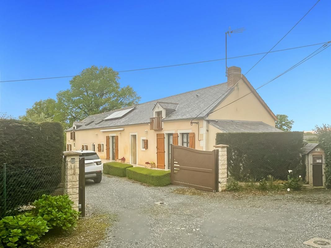 Longére de 250m2 avec 1 hectare de terrain au coeur de la campagne berrichonne