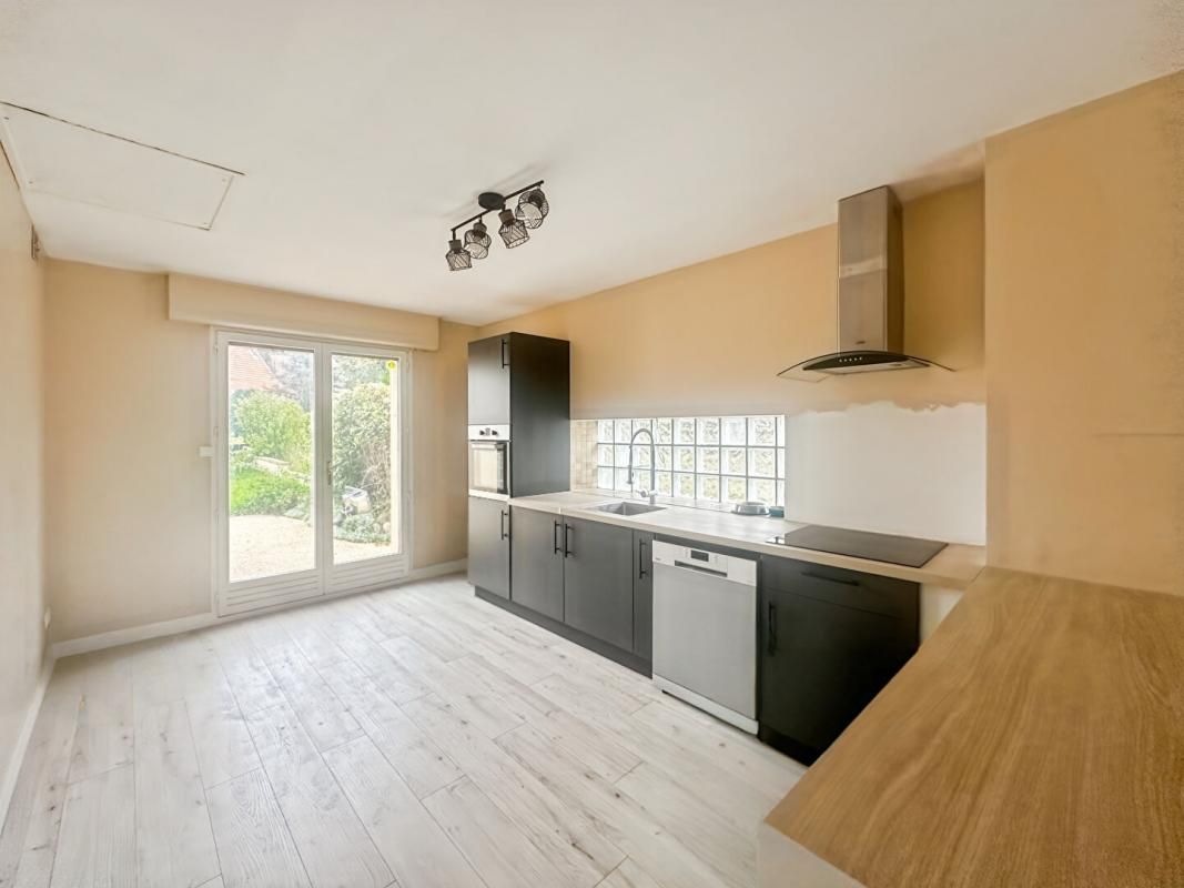 FLOING Pavillon familial 102 m² sur sous-sol complet avec dépendance ? FLOING 4