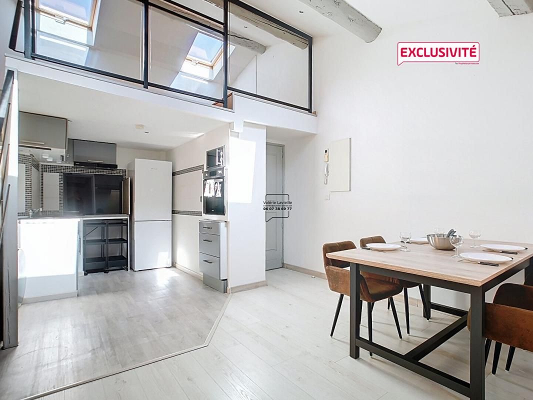 MARSEILLE-7E-ARRONDISSEMENT Marseille (13007) VIEUX-PORT - Exclusivité - T2 meublé - Dernier étage avec ascenseur 1