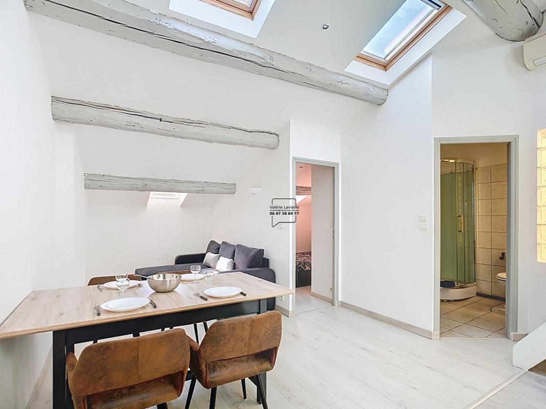 MARSEILLE-7E-ARRONDISSEMENT Marseille (13007) VIEUX-PORT - Exclusivité - T2 meublé - Dernier étage avec ascenseur 3