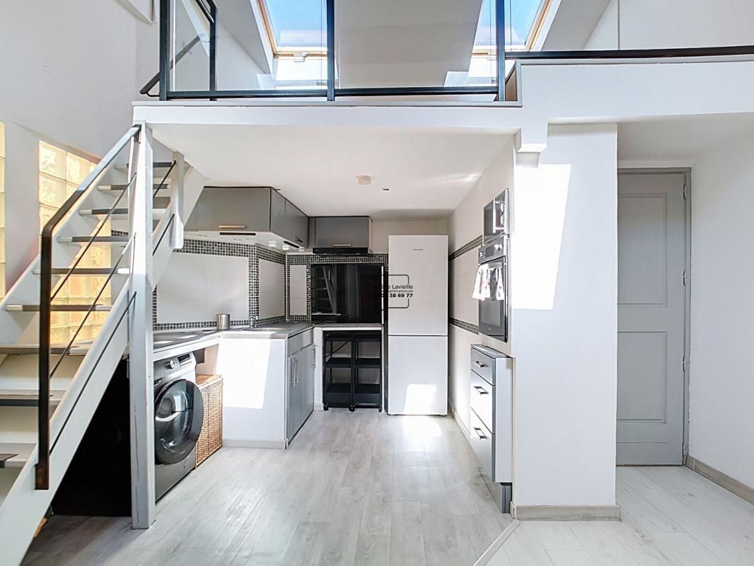 MARSEILLE-7E-ARRONDISSEMENT Marseille (13007) VIEUX-PORT - Exclusivité - T2 meublé - Dernier étage avec ascenseur 4