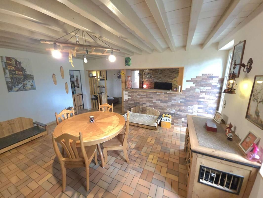 BRULLEMAIL 61390 BRULLEMAIL maison 140 m² plus maisonnette 50 m² sans travaux, terrain 28.284 m 4