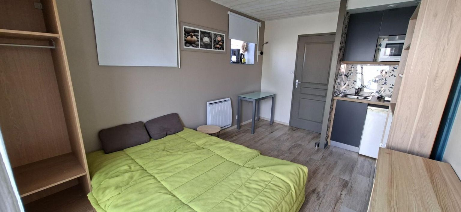 GORGES Studio Gorges. 1 P. 17.61 M2 1