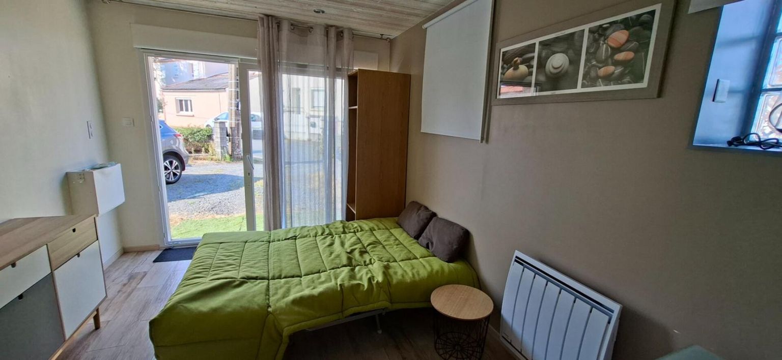GORGES Studio Gorges. 1 P. 17.61 M2 2