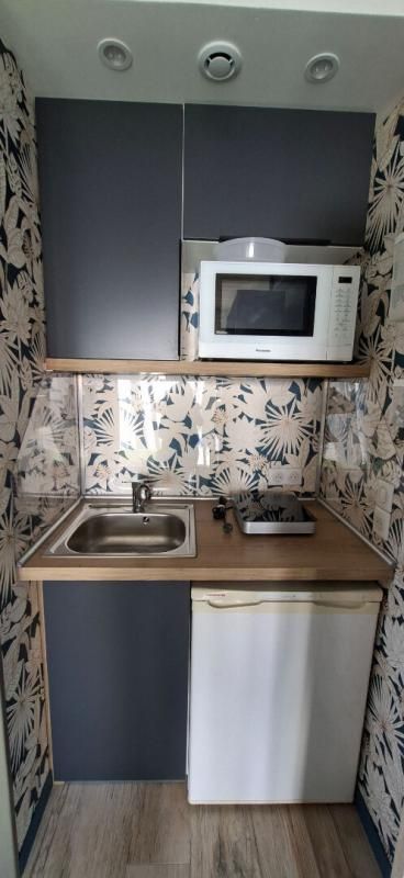 GORGES Studio Gorges. 1 P. 17.61 M2 3