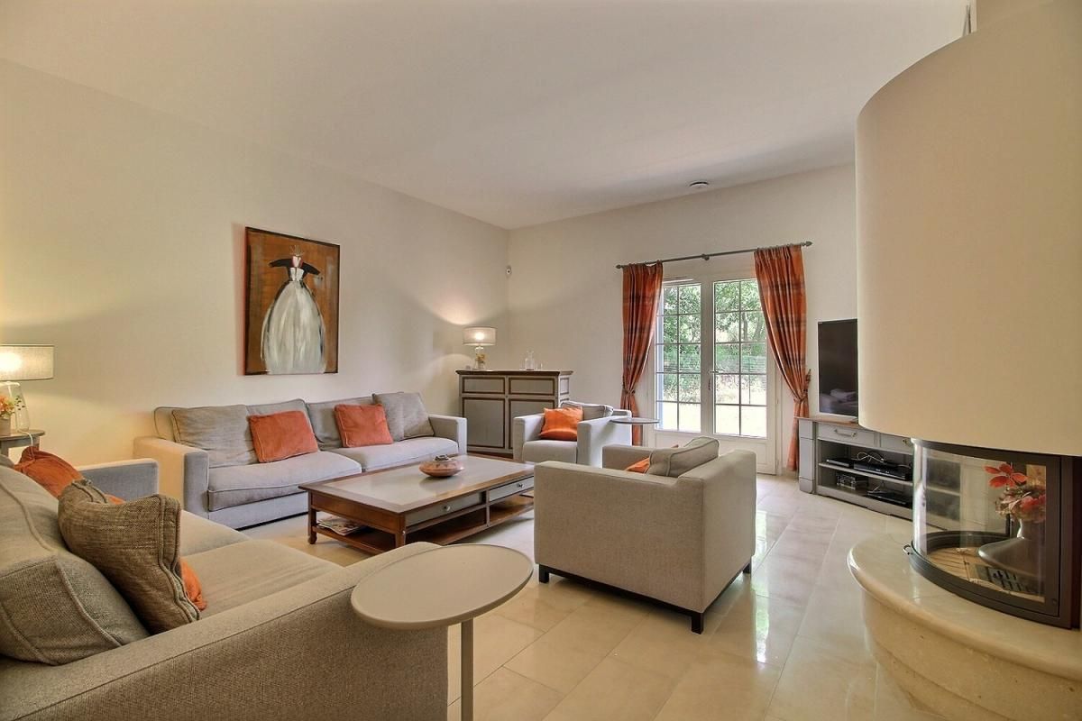 L'ISLE-SUR-LA-SORGUE Villa Contemporaine L'Isle Sur La Sorgue 7 pièces 196 m² - 965 000 Euros 2