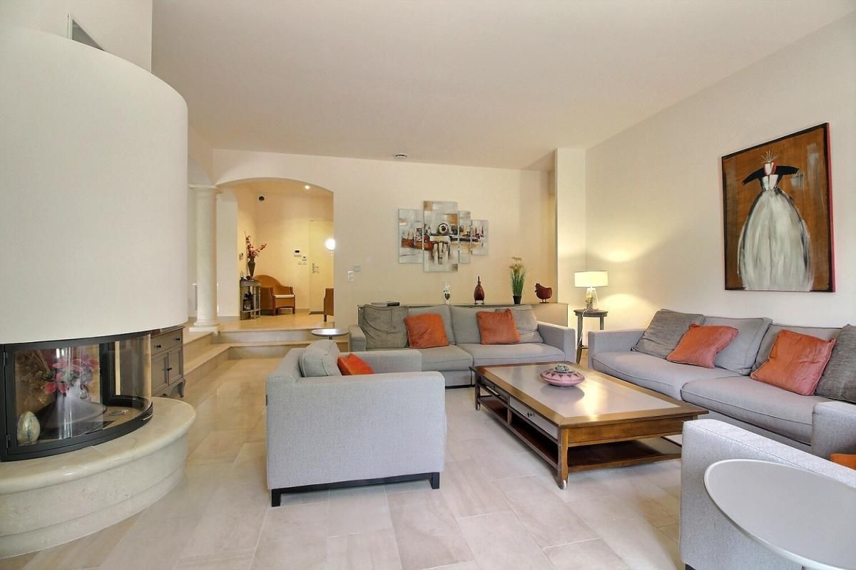 L'ISLE-SUR-LA-SORGUE Villa Contemporaine L'Isle Sur La Sorgue 7 pièces 196 m² - 965 000 Euros 3