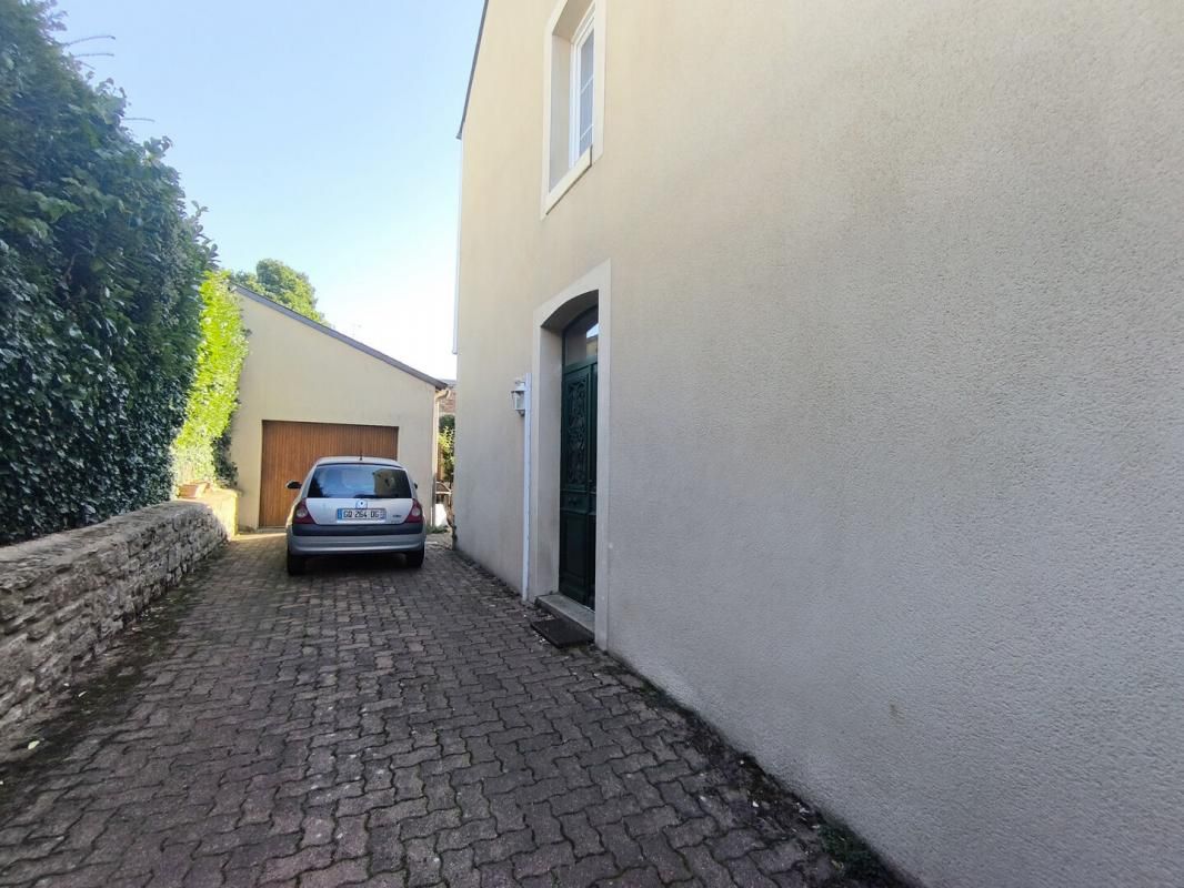 ALENCON Maison centre ville avec garage et jardin 3