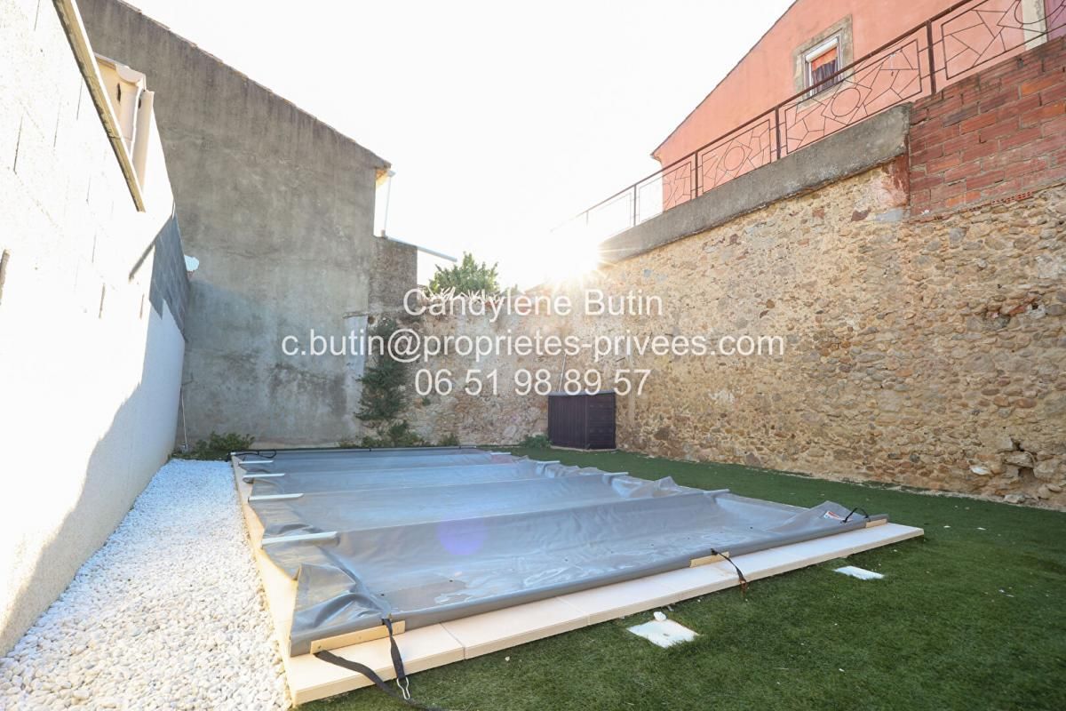 CAZOULS-LES-BEZIERS Maison de maitre comprenant 3 logements avec extérieur 3