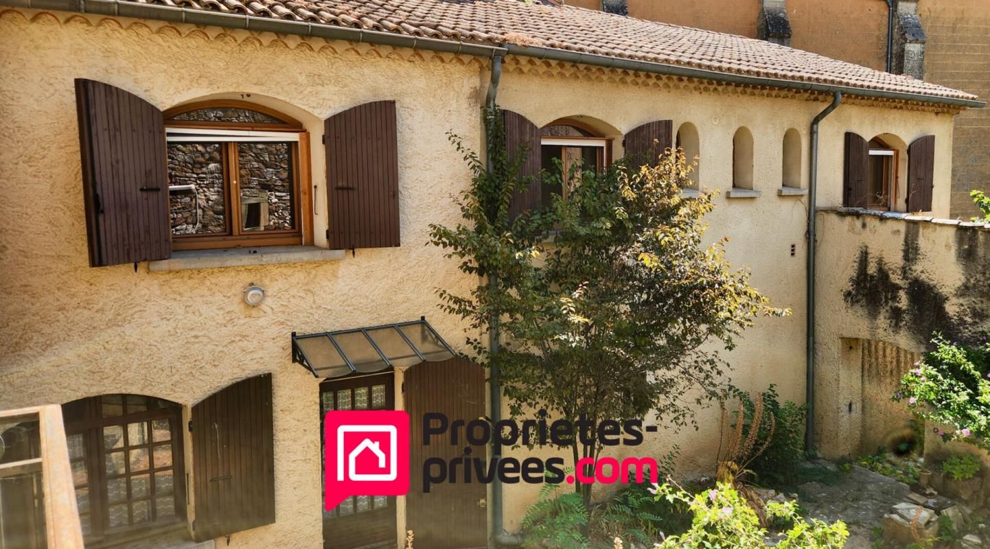 UZES Proche Uzès, Maison de village avec jardin et cour intérieure 2