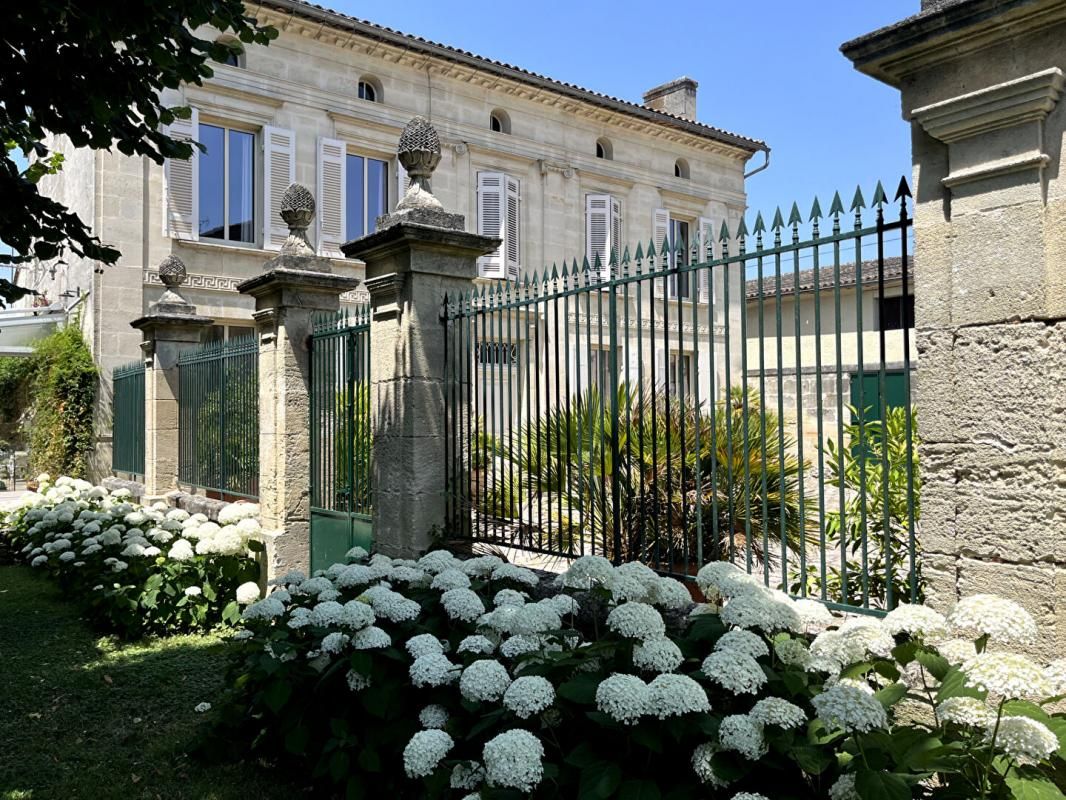 Maison Saint Andre De Cubzac  330 m2