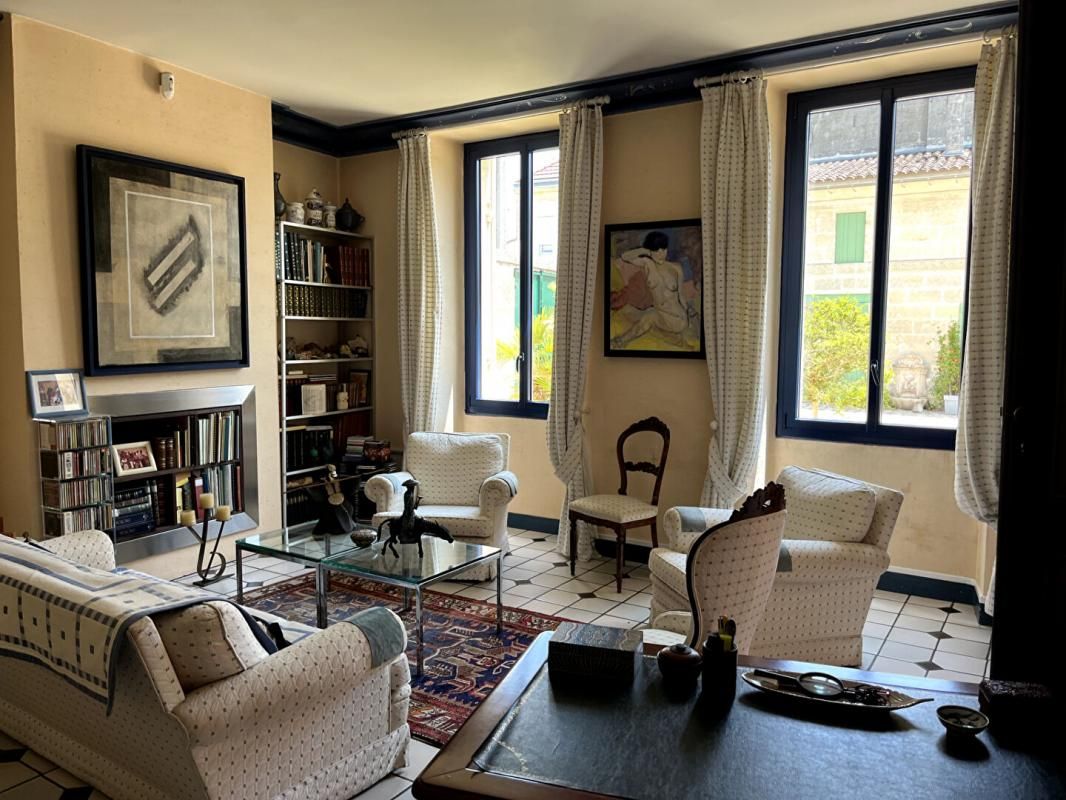 SAINT-ANDRE-DE-CUBZAC Maison Saint Andre De Cubzac 330 m2 2
