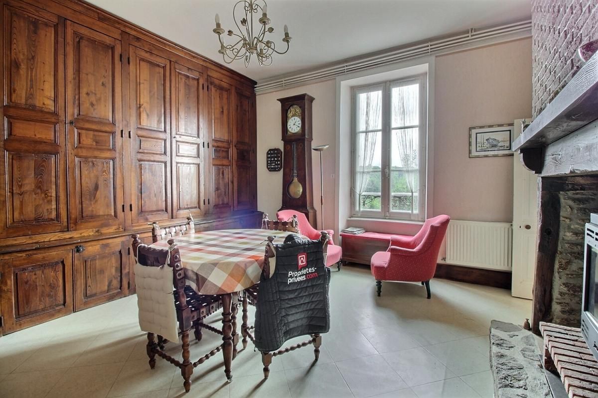 VIGEOIS Maison en pierre début 20ème , dépendances, vue dégagée + terrain arboré 11 500 m² avec 1 puits - Vigeois (19) 3
