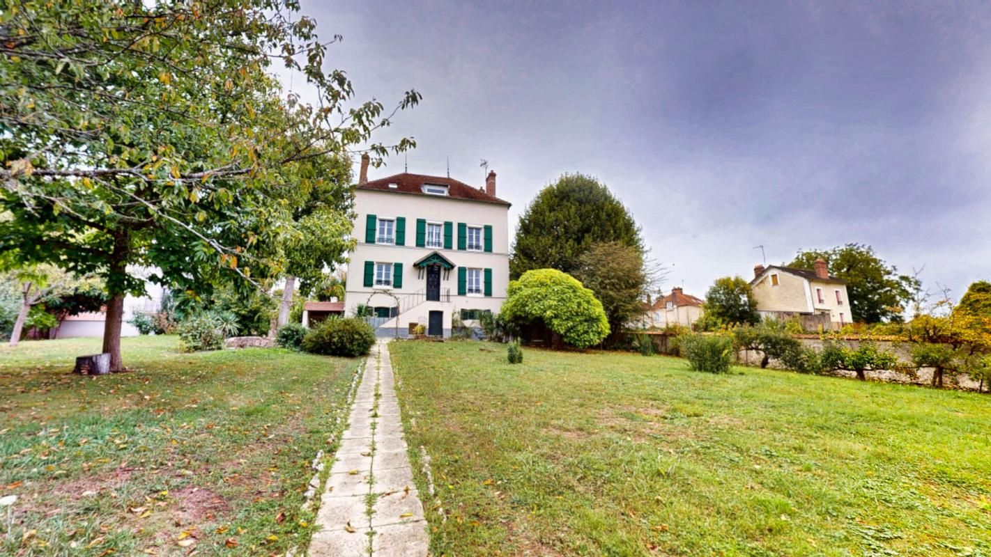 JOUY-SUR-MORIN MAISON BOURGEOISE  229 M2 + dépendance 155 m2 PRIX  467900 2