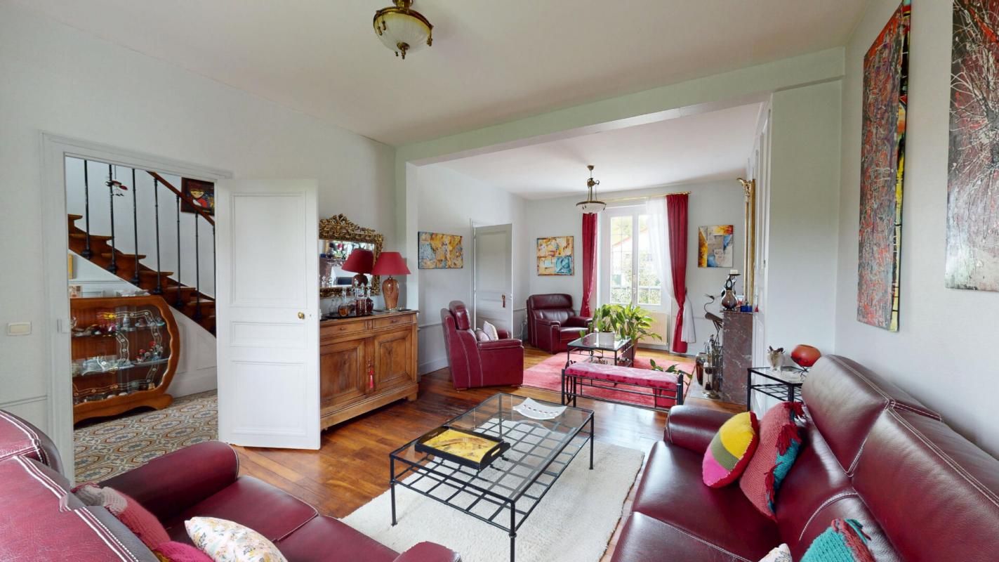 JOUY-SUR-MORIN MAISON BOURGEOISE  229 M2 + dépendance 155 m2 PRIX  467900 4