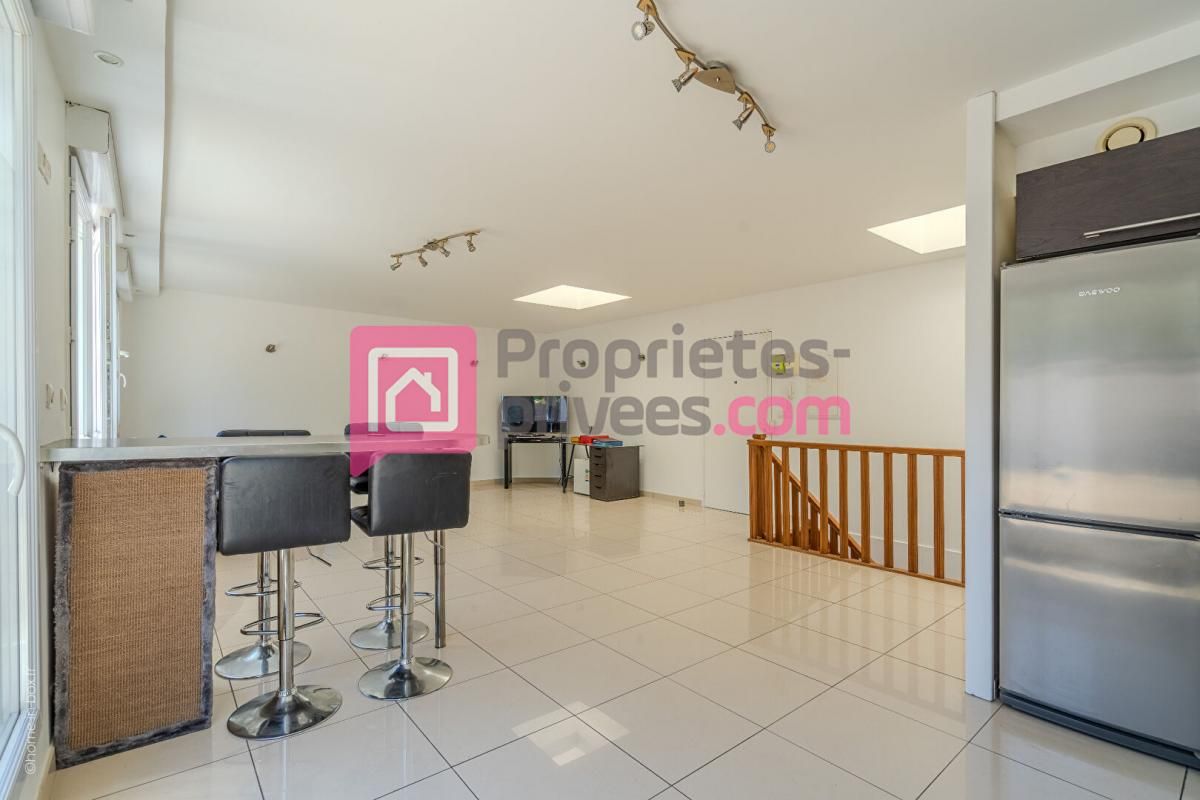 SAINT-MAUR-DES-FOSSES Grand LOFT 6/7 pièces 145 m2 , 3 chambres, jardin et parking double 4