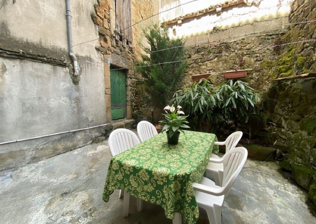 LANGOGNE Maison Langogne 5 pièce(s) 129 m2 avec cour et garage 2