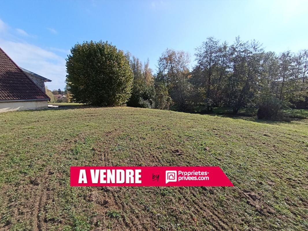 LANTENNE-VERTIERE Maison familiale en pierre sur vaste terrain à agrémenter- AXE BESANCON-DOLE 2