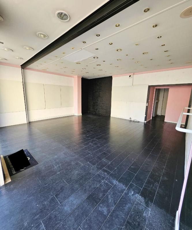 BEAUVAIS 60000 BEAUVAIS - LOCAL COMMERCIAL Emplacement N° 1 - Place Jeanne hachette 2