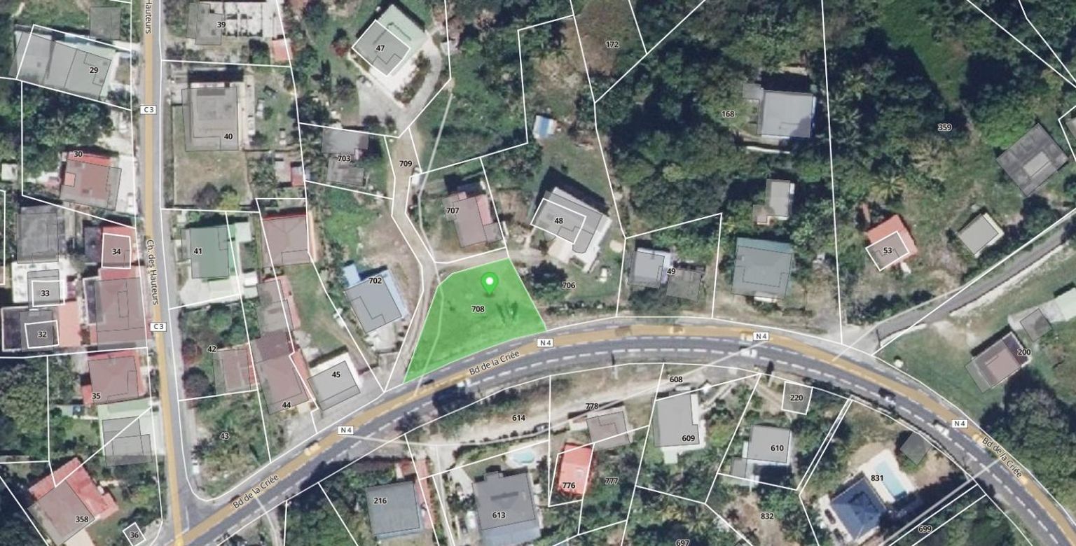 LE GOSIER Terrain à bâtir  576 m² ? En bordure de départementale 1