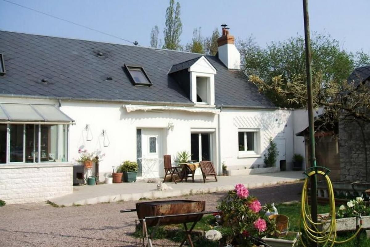ORMES Longère 5 chambres avec dépendances sur 11796 m2 de terrain 1