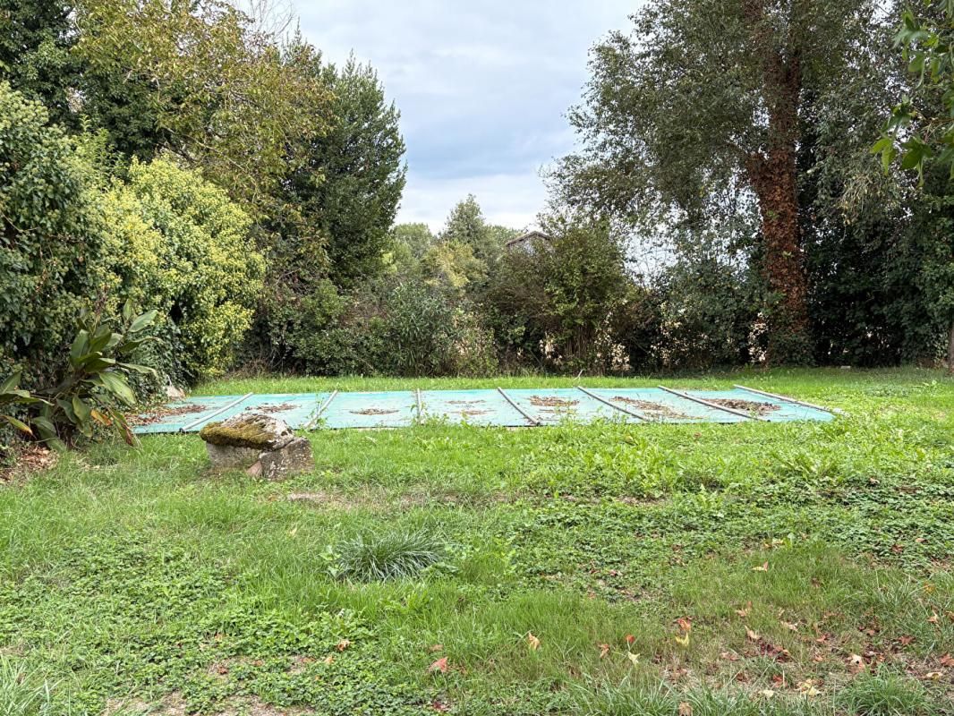 BARIE VENTE EXCLUSIVE : MAGNIFIQUE CORPS DE FERME EN PIERRE - L'AUTHENTICITÉ AUX PORTES DE BORDEAUX à Barie 7 pièces 215 m2 3